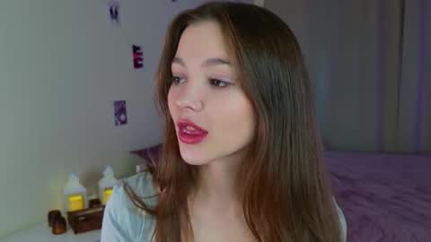 Snapshot of charming_bliss chatting on 14, 9, 2025 Kaylee online show from 14, 9, 2025