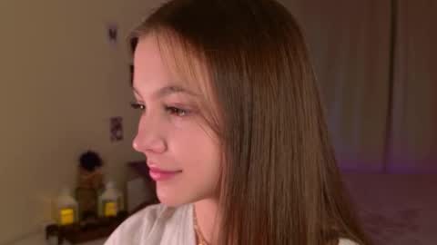 Snapshot of charming_bliss chatting on 18, 9, 2025 Kaylee online show from 18, 9, 2025