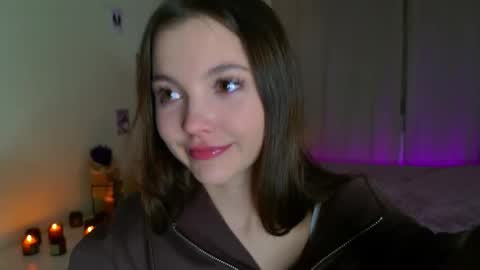 Snapshot of charming_bliss chatting on 2, 10, 2025 Kaylee online show from 2, 10, 2025