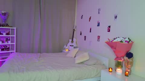 Snapshot of charming_bliss chatting on 18, 10, 2025 Kaylee online show from 18, 10, 2025