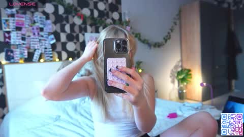 my fansly Charming daisy              My Wishlist  for new toys     online show from 12, 1, 2026