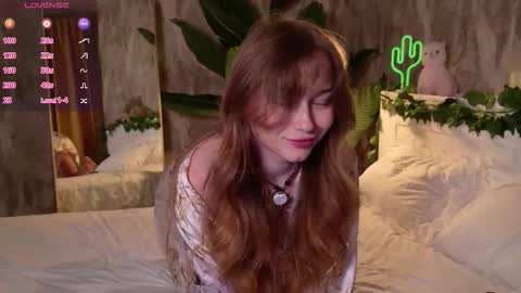 Snapshot of charming_lilly chatting on 24, 10, 2025 Lissa online show from 24, 10, 2025