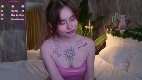 Snapshot of charming_lilly chatting on 2, 11, 2025 Lissa online show from 2, 11, 2025