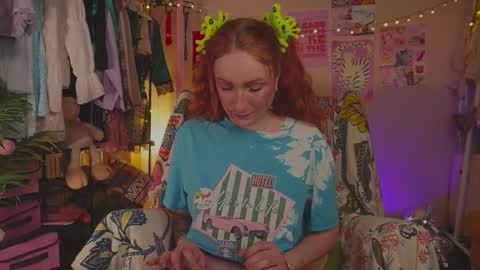 Snapshot of charming_lilly chatting on 14, 11, 2025 Lissa online show from 14, 11, 2025