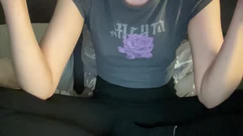 Snapshot of chase_vicky chatting on 6, 11, 2025 Vicky online show from 6, 11, 2025