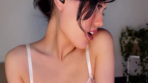 Snapshot of chasmic chatting on 24, 9, 2025 JASMINE usually going live about 2 am UTC online show from 24, 9, 2025