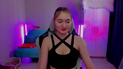 Snapshot of chatur_lady_ chatting on 8, 2, 2025 Betty online show from 8, 2, 2025