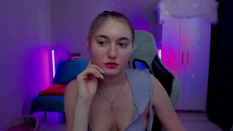 Snapshot of chatur_lady_ chatting on 15, 2, 2025 Betty online show from 15, 2, 2025