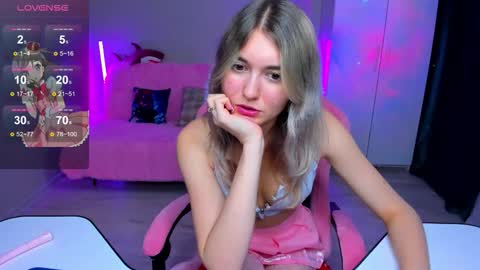 Snapshot of chatur_lady_ chatting on 15, 11, 2025 Betty online show from 15, 11, 2025