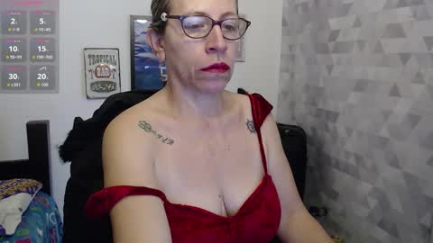 CHAYLA VICTORIA RUIZ  online show from 9, 9, 2025