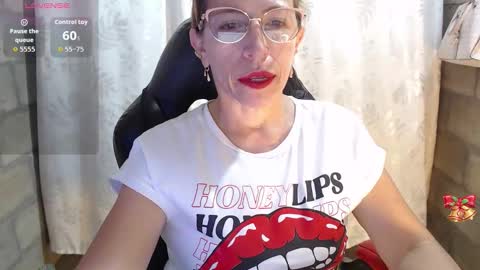 CHAYLA VICTORIA RUIZ  online show from 1, 3, 2026