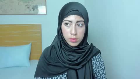 Snapshot of chaymae_nah chatting on 31, 1, 2025 isabel online show from 31, 1, 2025