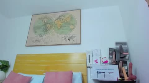 Snapshot of chaymae_nah chatting on 21, 2, 2025 isabel online show from 21, 2, 2025