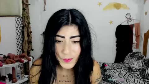 Snapshot of chaymae_nah chatting on 6, 10, 2025 isabel online show from 6, 10, 2025