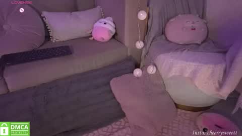 Snapshot of cheerrysweett chatting on 12, 11, 2025 Baby Cherry online show from 12, 11, 2025