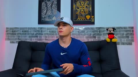 Snapshot of chepe_fit chatting on 4, 1, 2025 chepe vause online show from 4, 1, 2025