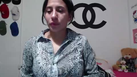 Snapshot of cherry_hc chatting on 4, 2, 2025 Nezumy Rey  online show from 4, 2, 2025