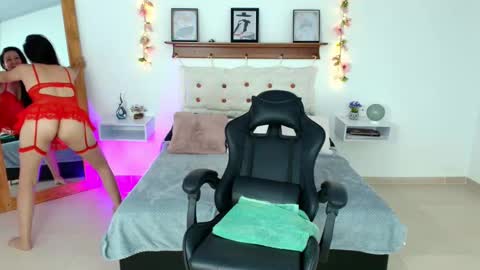 Snapshot of cherry_juicyxxx chatting on 15, 10, 2025 irene online show from 15, 10, 2025