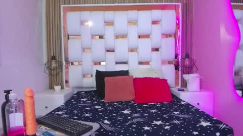 Cherry Mew and jean online show from 21, 2, 2025