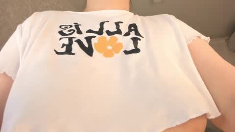 Snapshot of cherry_misaki chatting on 12, 3, 2025 misaki online show from 12, 3, 2025