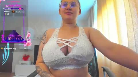 Snapshot of cherry_pie_69 chatting on 16, 12, 2024 mayra online show from 16, 12, 2024