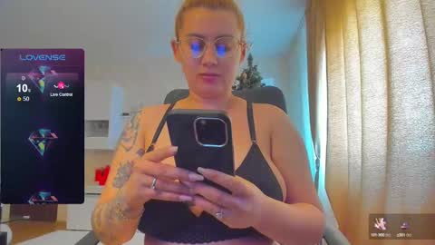 Snapshot of cherry_pie_69 chatting on 9, 2, 2025 mayra online show from 9, 2, 2025