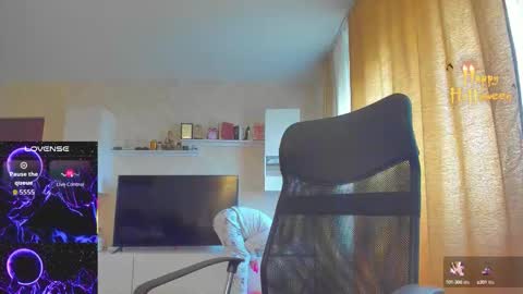 Snapshot of cherry_pie_69 chatting on 26, 10, 2025 mayra online show from 26, 10, 2025