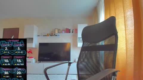 Snapshot of cherry_pie_69 chatting on 13, 11, 2025 mayra online show from 13, 11, 2025