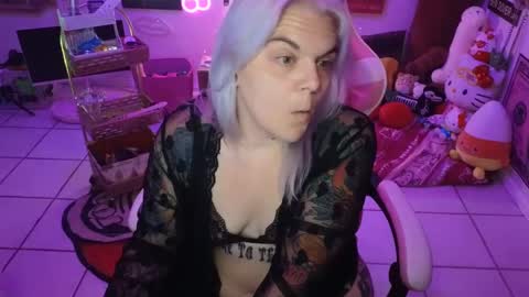 Snapshot of cherryb0mbb0mb chatting on 6, 1, 2025 CherryBombBomb online show from 6, 1, 2025