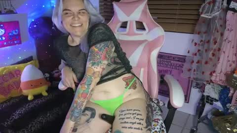 Snapshot of cherryb0mbb0mb chatting on 12, 1, 2025 CherryBombBomb online show from 12, 1, 2025