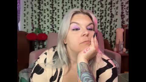 Snapshot of cherryb0mbb0mb chatting on 30, 5, 2026 CherryBombBomb online show from 30, 5, 2026