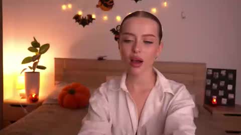 Snapshot of cherryblossom224 chatting on 17, 10, 2025 Alisha online show from 17, 10, 2025