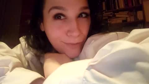 Snapshot of cherrybombxoxoo chatting on 28, 2, 2025 GiaBellaxoxo online show from 28, 2, 2025