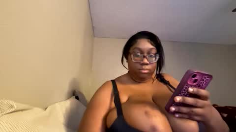 Snapshot of cherrycake1 chatting on 27, 5, 2026 Cherrycakey online show from 27, 5, 2026