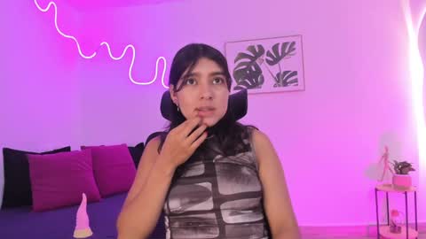 Snapshot of cherrydollxx chatting on 21, 9, 2025 C H E R R Y online show from 21, 9, 2025