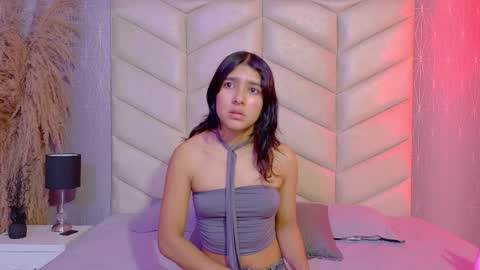 Snapshot of cherrydollxx chatting on 30, 9, 2025 C H E R R Y online show from 30, 9, 2025