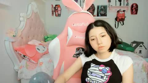 Snapshot of cherrymafer666 chatting on 11, 10, 2025 cherrycute666 online show from 11, 10, 2025