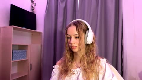 Snapshot of cherryrush951544 chatting on 14, 10, 2025 Evie online show from 14, 10, 2025