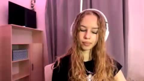Snapshot of cherryrush951544 chatting on 15, 10, 2025 Evie online show from 15, 10, 2025