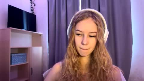 Snapshot of cherryrush951544 chatting on 17, 10, 2025 Evie online show from 17, 10, 2025