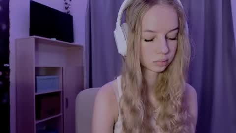 Snapshot of cherryrush951544 chatting on 28, 10, 2025 Evie online show from 28, 10, 2025