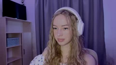 Snapshot of cherryrush951544 chatting on 29, 10, 2025 Evie online show from 29, 10, 2025