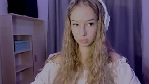 Snapshot of cherryrush951544 chatting on 30, 10, 2025 Evie online show from 30, 10, 2025