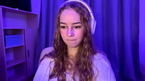 Snapshot of cherryrush951544 chatting on 31, 10, 2025 Evie online show from 31, 10, 2025