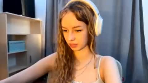 Snapshot of cherryrush951544 chatting on 3, 11, 2025 Evie online show from 3, 11, 2025