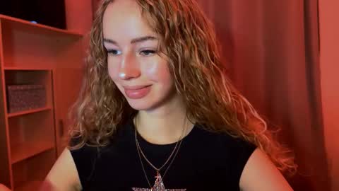 Snapshot of cherryrush951544 chatting on 19, 11, 2025 Evie online show from 19, 11, 2025