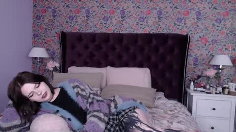 Snapshot of cheryl_turner chatting on 4, 1, 2025 amelia online show from 4, 1, 2025