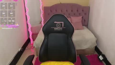 Snapshot of chiara_tay chatting on 20, 11, 2025 Chiara online show from 20, 11, 2025