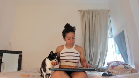 Chiara fustox online show from 24, 2, 2026