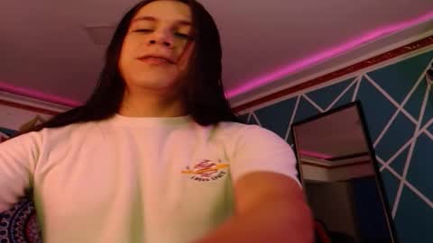 chico_explosivo online show from 16, 12, 2025